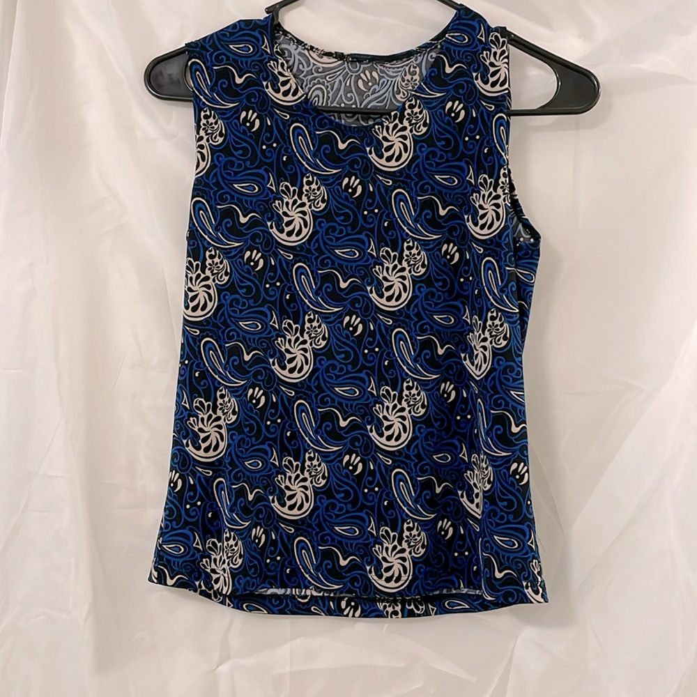 Size small. Soft fabric. Perfect for business casual. Tank top.